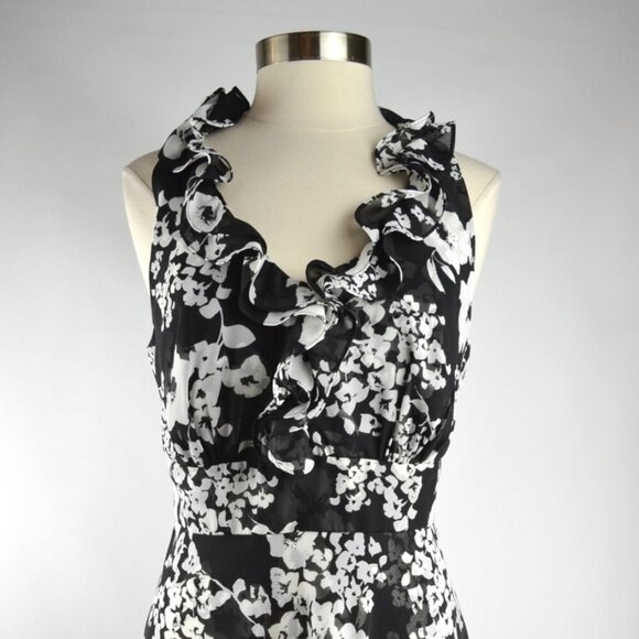 White House Black Market Dresses & Skirts - White House Black Market Flowy Floral Black and White Dress Size 2